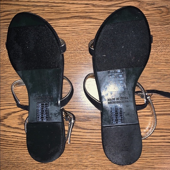 🔥 3/$20 Forever 21 Strap Sandals - Picture 3 of 4